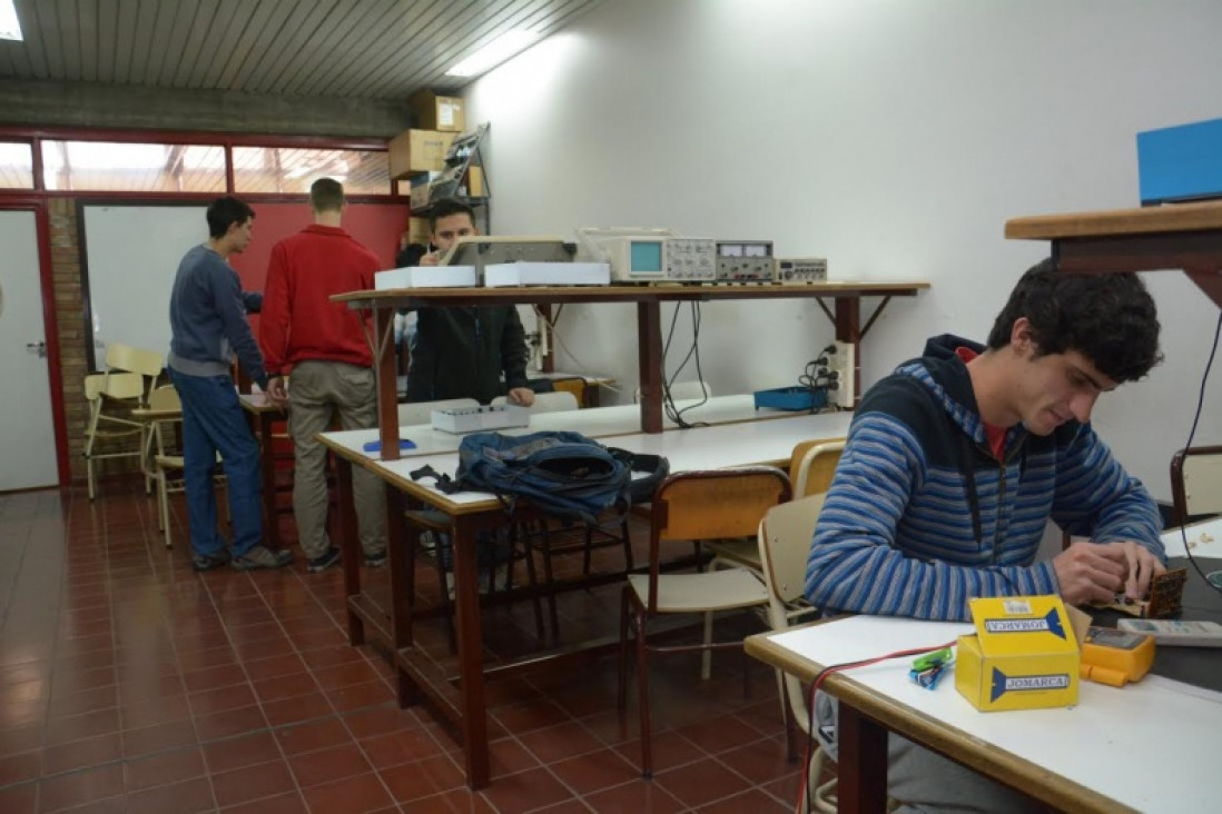 imagen Cuáles son los cursos laborales que ofrece el Centro de Oficios del ITU
