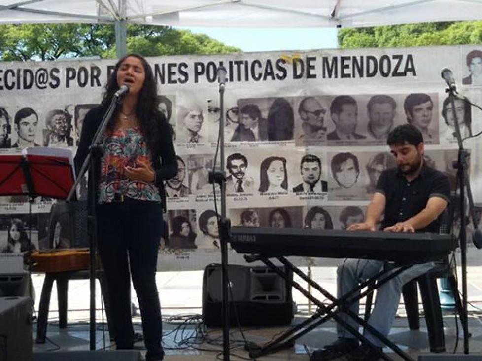 imagen Miércoles de Pueblada, con Evelyn Vela