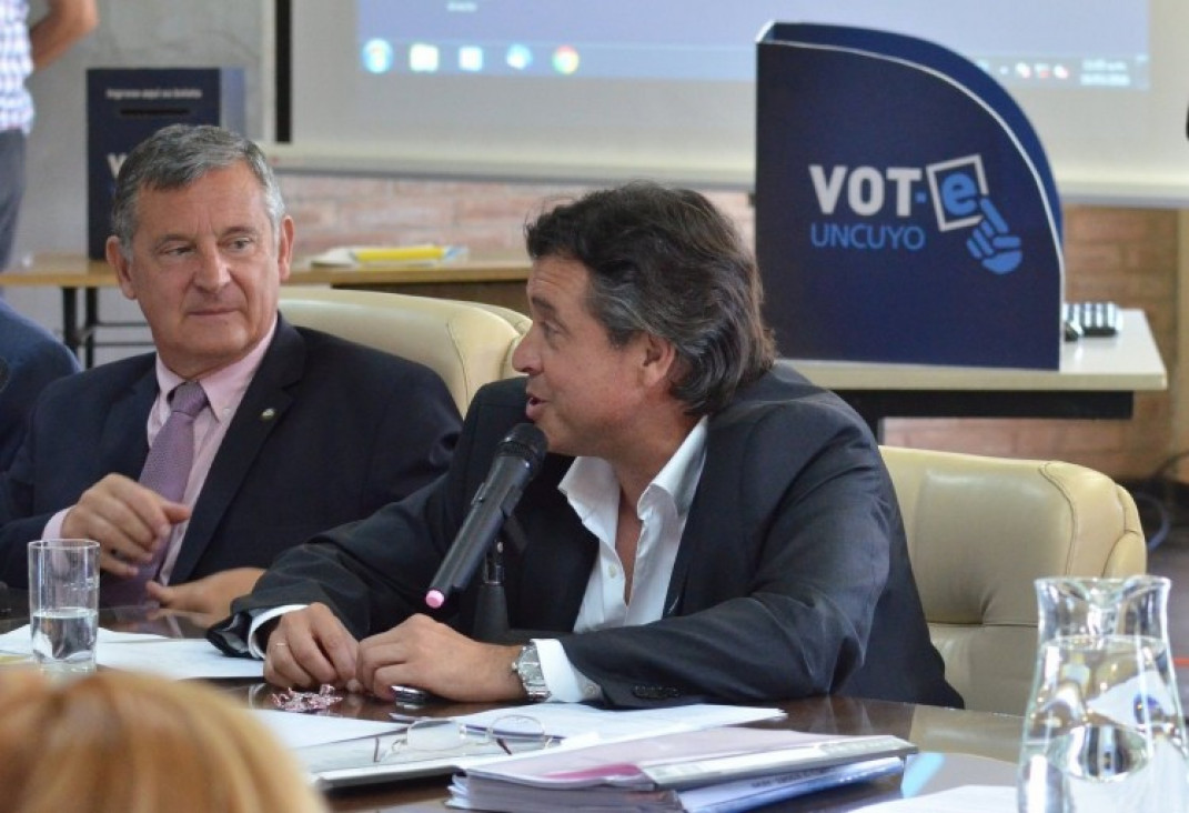 imagen Víctor Ibañez: "El cambio en el sistema de elección fue un hecho histórico para la UNCUYO"