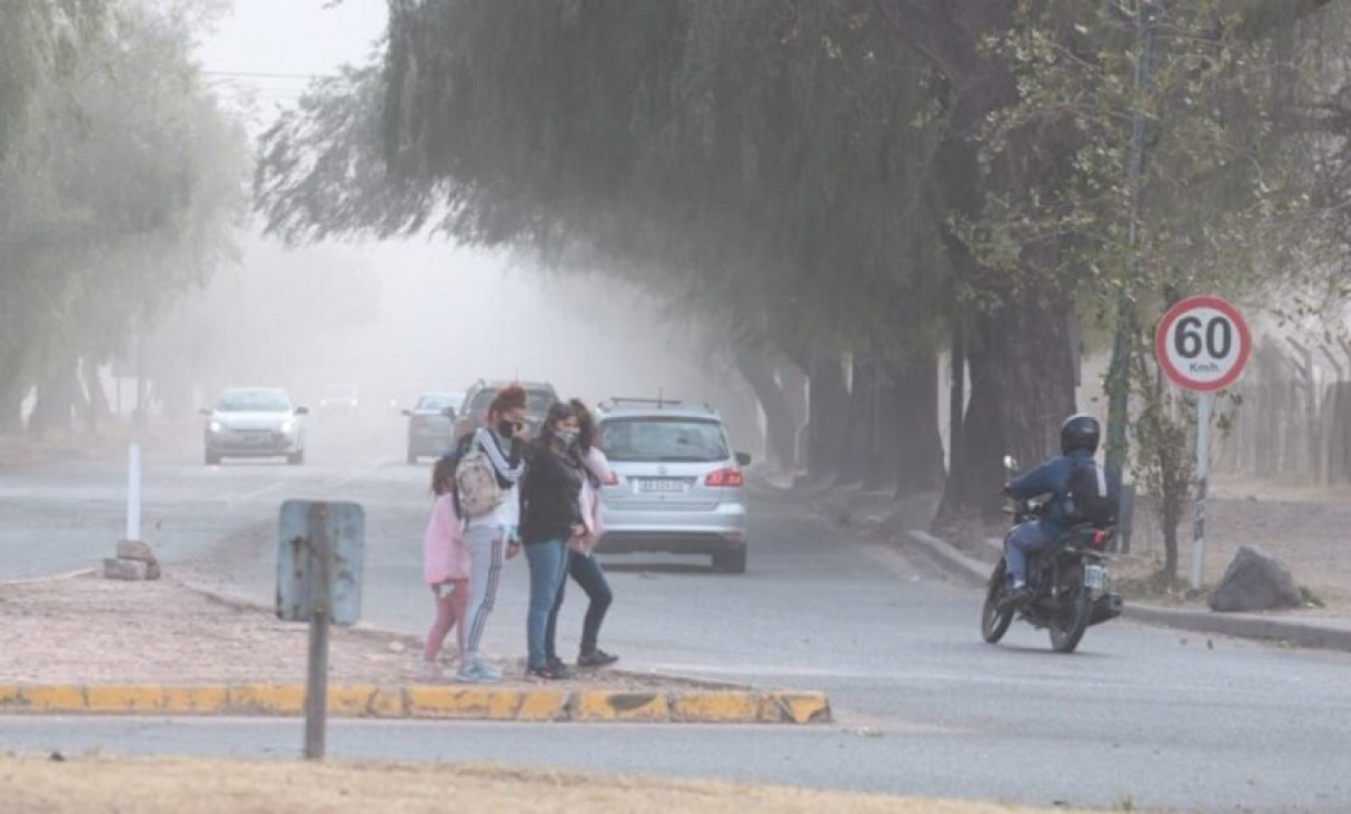 imagen Zonda: "La suspensión de clases se hace pensando en la salud e integridad de la ciudadanía" 