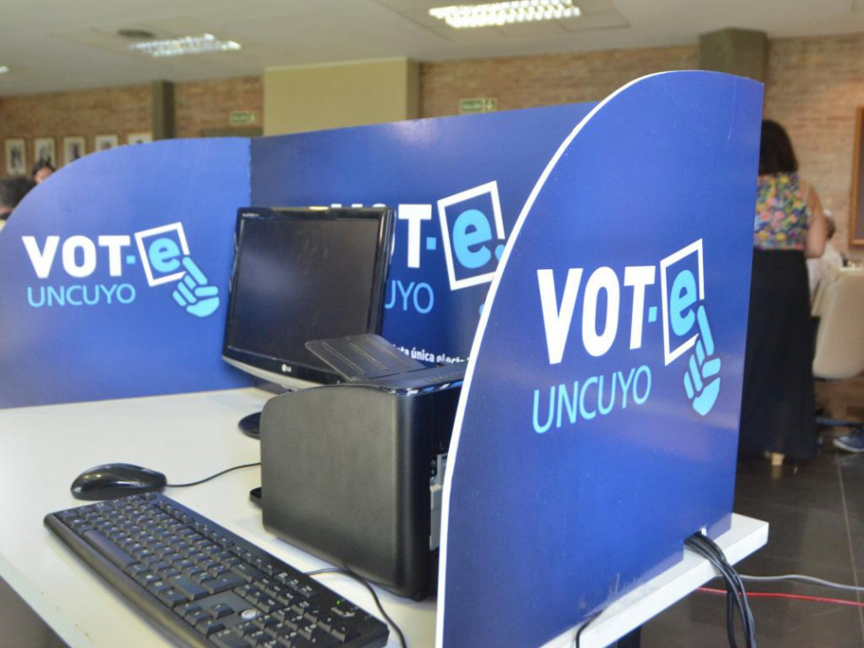 imagen Voto Electrónico: "El sistema de la UNCUYO permite que la autoridad electoral no dependa de empresas privadas"