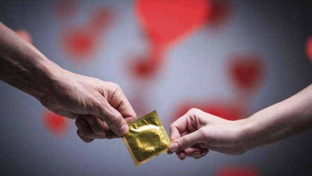imagen  "Erotizando el preservativo"