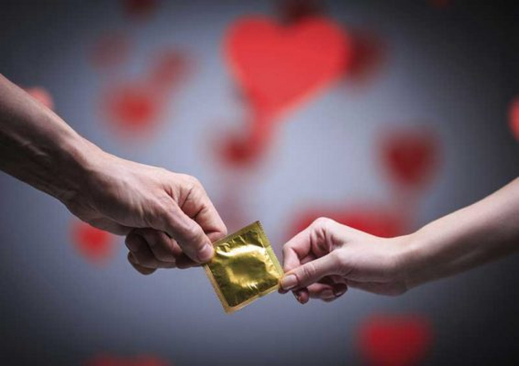 imagen  "Erotizando el preservativo"