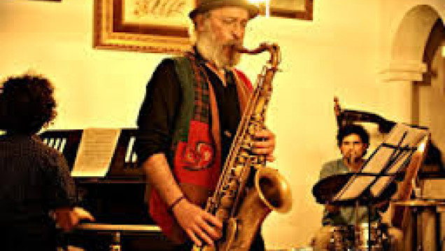 imagen Walter Casciani llena de jazz la Nave Cultural