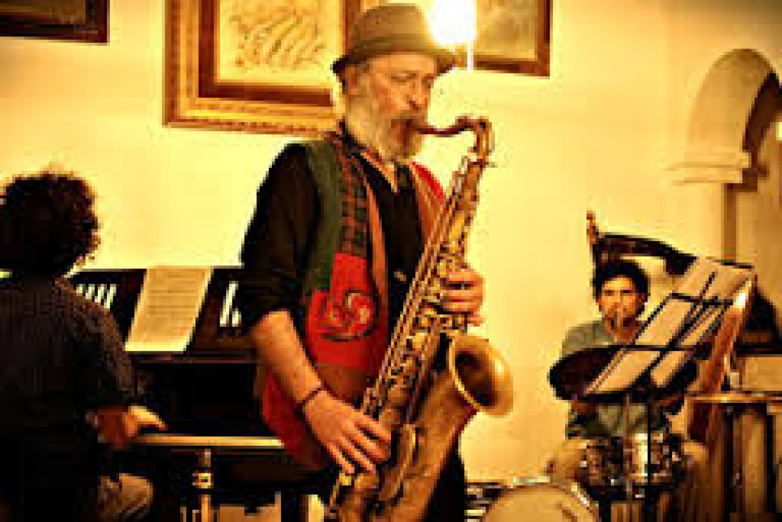 imagen Walter Casciani llena de jazz la Nave Cultural