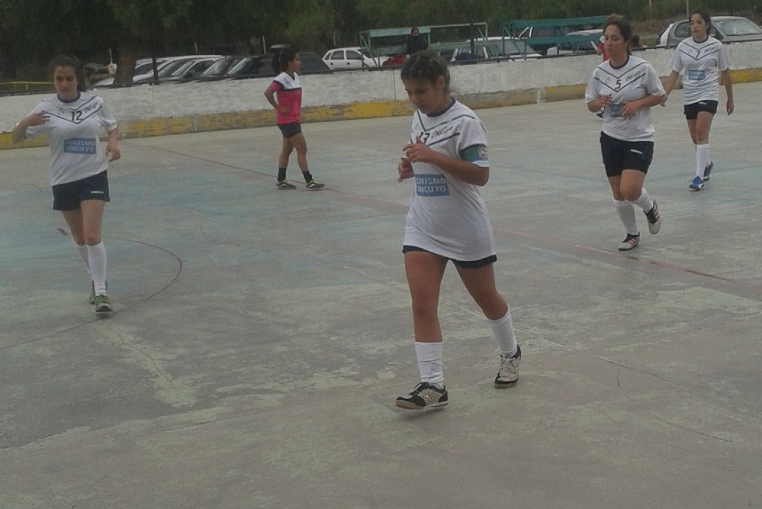 imagen FUTSAL FEMENINO: INICIO SOÑADO PARA LAS CHICAS DE LA UNCuyo
