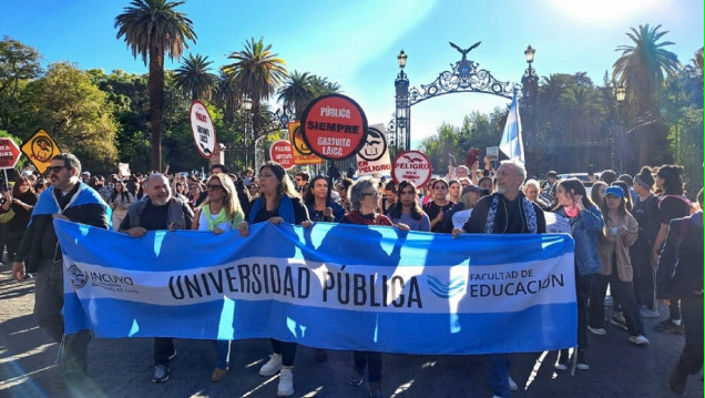 imagen La UNCUYO vuelve a marchar en defensa de la universidad pública