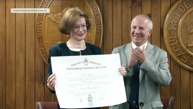 imagen Honoris Causa Dr. Carol Harrison