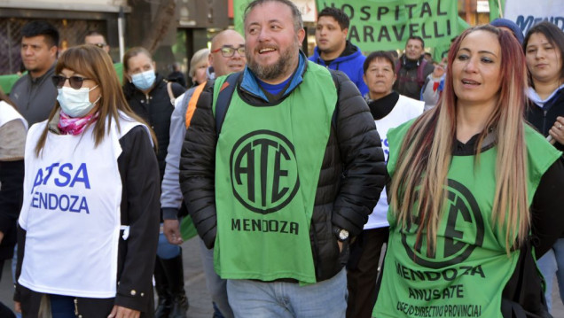 imagen Investigación por afiliaciones "truchas": bronca de ATE por el allanamiento
