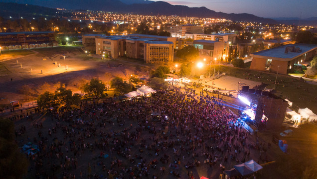imagen La música en lo más alto: el dron del UNCUYO Rock