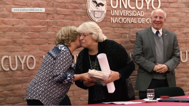 imagen Honoris Causa Elvira Narvaja