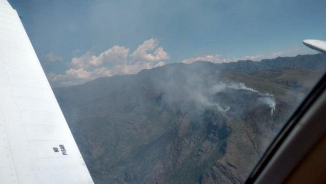imagen Controlan un incendio en el cerro Gateado