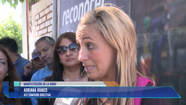 imagen Manifestación en la DINAF: Empleados reclaman presencia del estado