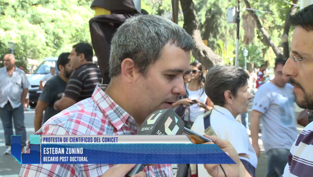 imagen Científicos y becarios del CONICET protestaron en la Legislatura