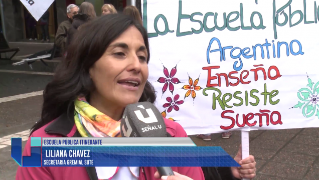 imagen La escuela pública itinerante se instaló frente a la Legislatura