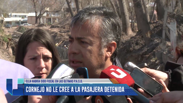 imagen Sin boleto: Cornejo no le cree a la pasajera detenida