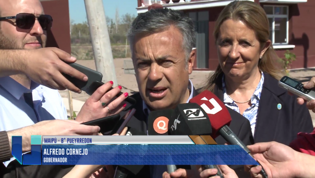 imagen El gobernador, en campaña: entregó 51 viviendas en Maipú