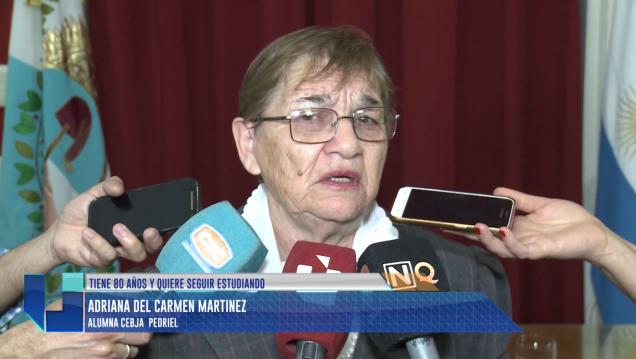 imagen Tiene 80 años, quiere seguir estudiando y la distinguieron en la Legislatura