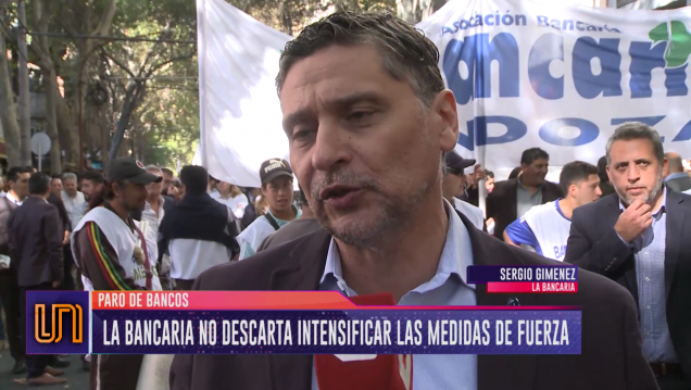 imagen Paro bancario: los empleados marcharon por las calles de Mendoza