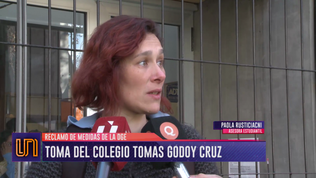imagen Tomaron el colegio Normal Tomás Godoy Cruz