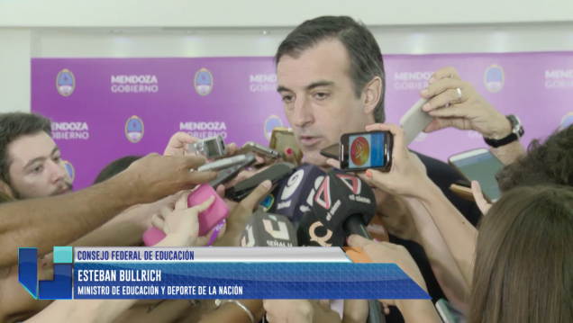 imagen Bullrich garantizó un piso de 9672 pesos para las paritarias