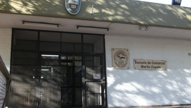 imagen Hacen una sentada en el Colegio Martín Zapata 