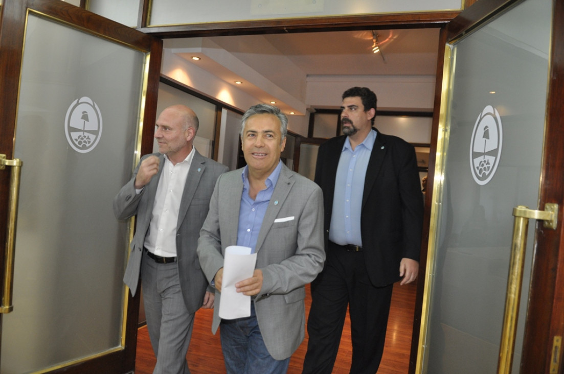 imagen Cornejo oficializó el préstamo de Anses para los departamentos