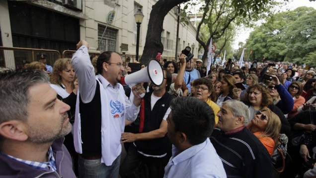 imagen Mateluna se anticipa la sesión en Diputados