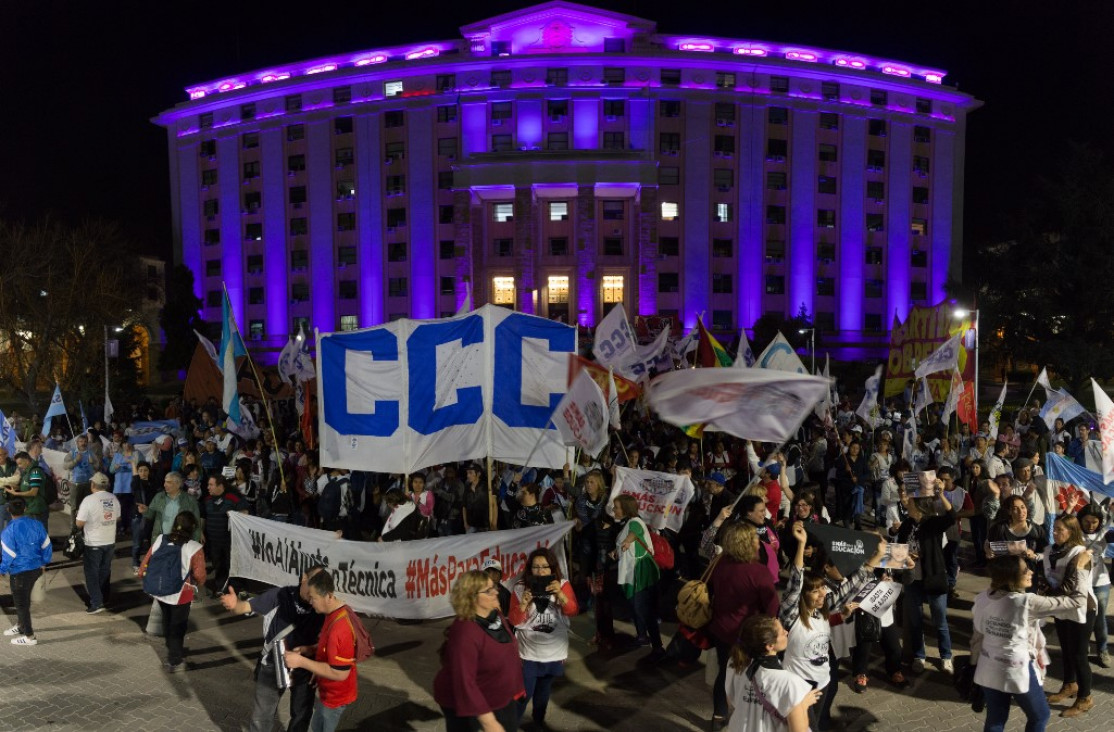 imagen Mendoza, con caravanazos y movilización