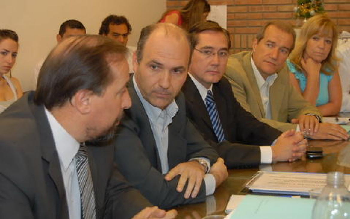 imagen Carmona expuso en Diputados sobre la minera San Jorge
