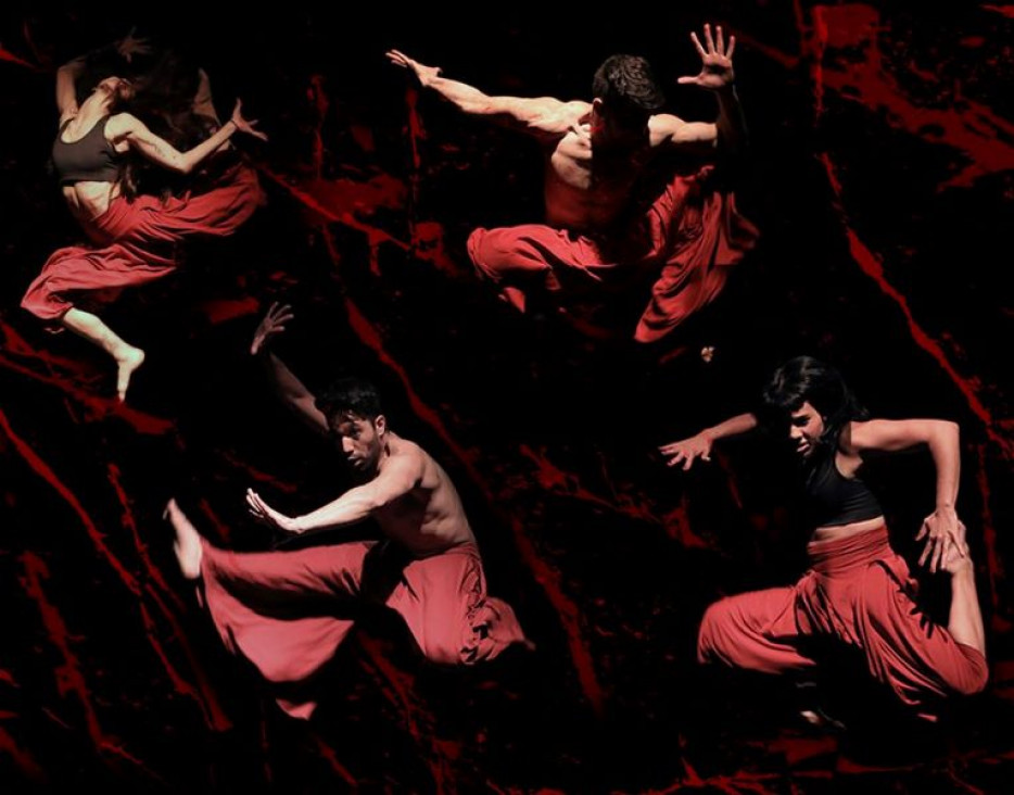 imagen "Grietas" danza, acrobacias y mucha intensidad