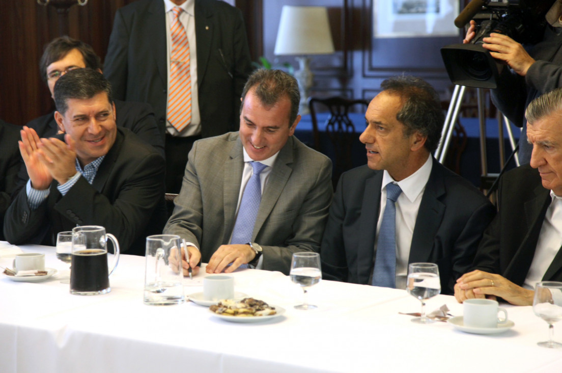 imagen Pérez firmó junto a Scioli, Gioja y Beder el Compromiso por la Vitivinicultura