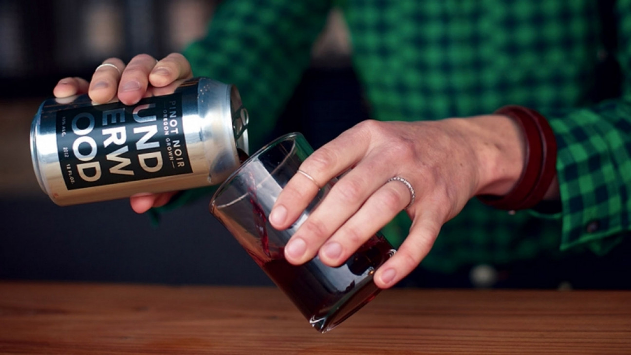 imagen Para repuntar el consumo, llega el vino en latas y en tanques de acero