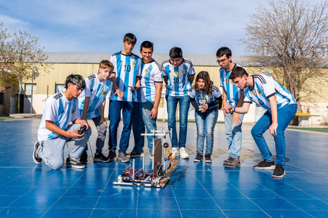 imagen Estudiantes de Mendoza conforman la Selección Argentina de Robótica