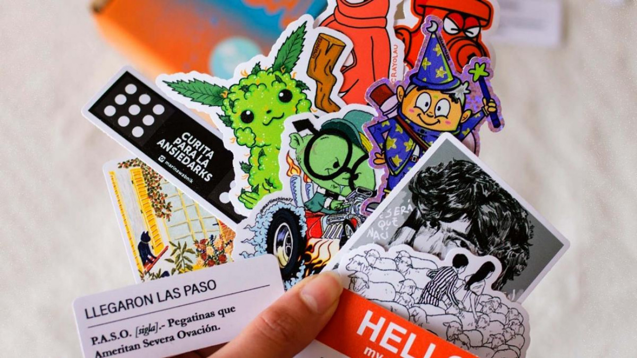 imagen El club de las calcomanías: una moda retro que renació de la mano de las redes