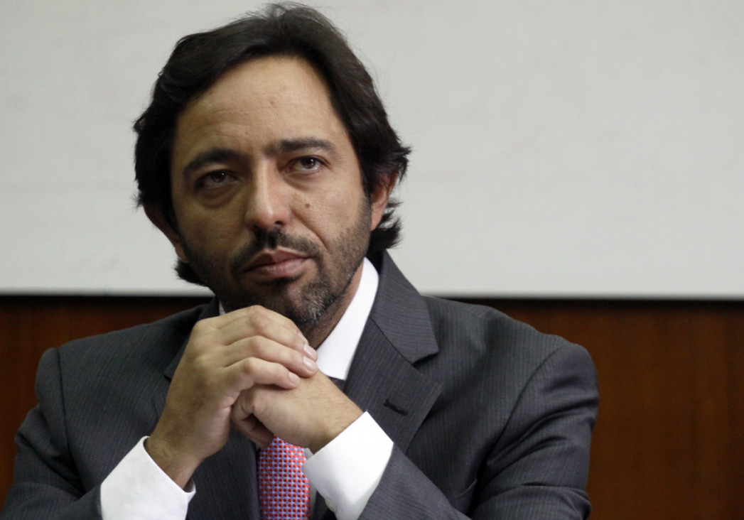 imagen El cheque del PD que incomoda a Simón 