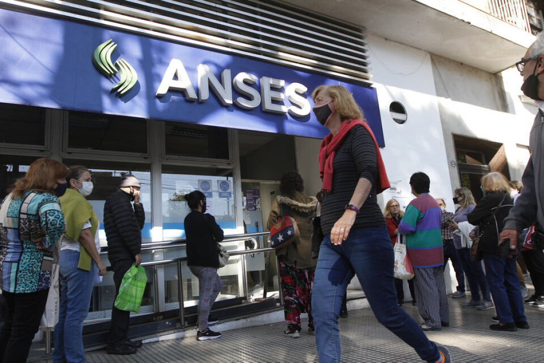 imagen Jubilaciones: Anses confirmó el monto de la suba y un nuevo bono
