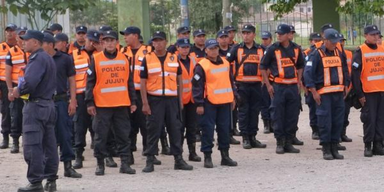 imagen Jujuy: detienen a 17 policías por irrumpir de forma violenta en la universidad
