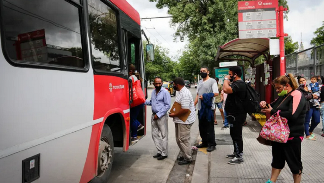 imagen Más de tres años viajando con el Mendotran: qué mejoró y qué falta por hacer 