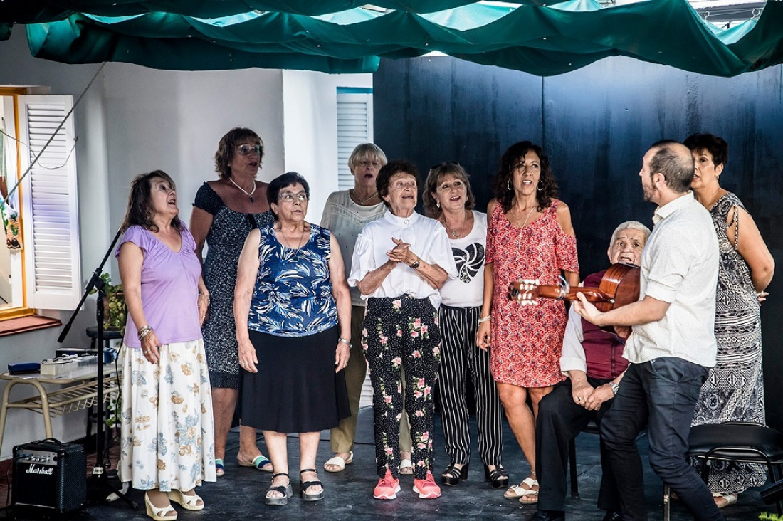 imagen Desde la sexualidad hasta la moda: guía para derribar prejuicios sobre la vida adulta