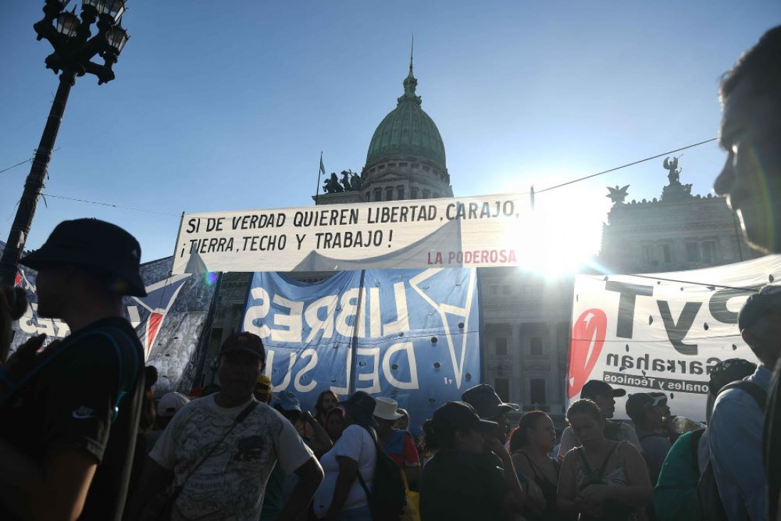 imagen Jornada decisiva para la ley ómnibus: más modificaciones, tensión y marchas 