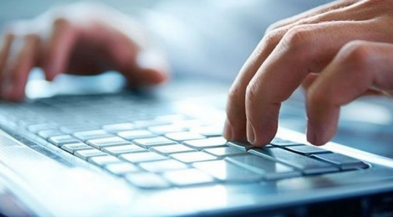 imagen Cornejo vetó la Ley de Matriculación de Informáticos