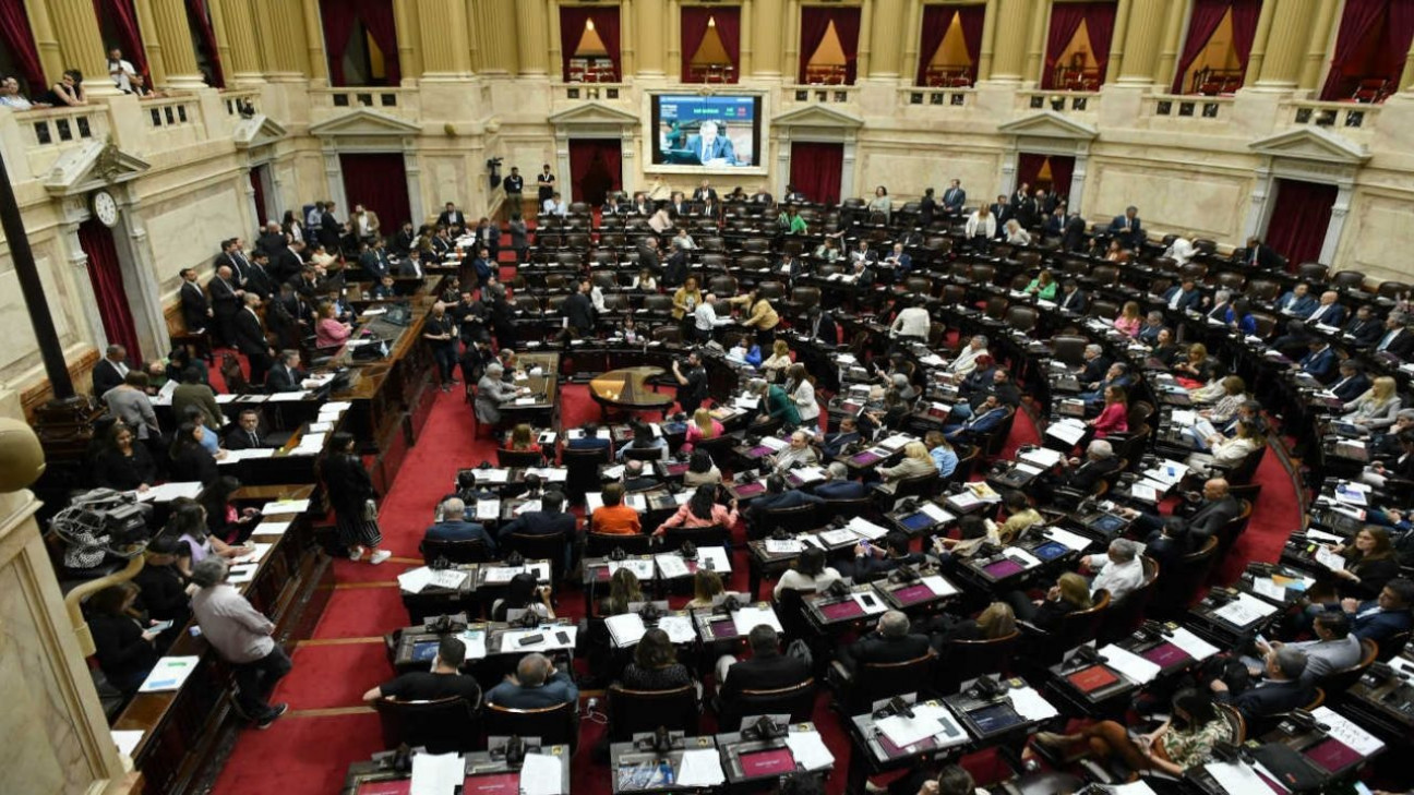 imagen En una sesión que se prevé maratónica, Diputados trata la ley ómnibus