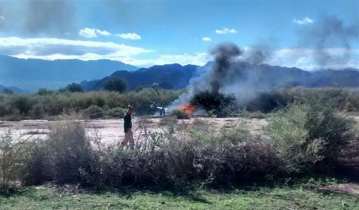 imagen Críticas al gobernador riojano por choque de helicópteros
