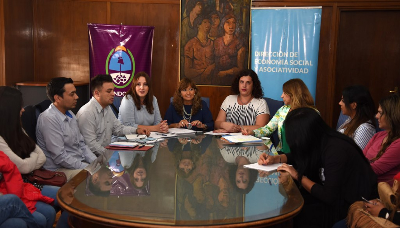 imagen Mujeres trans ya son parte del programa que ayuda a terminar el secundario y aprender oficios