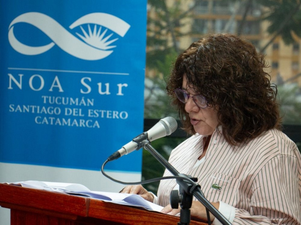 imagen "Indagar en el discurso, en los límites de lo decible y lo pensable, es el oficio de la investigación" 
