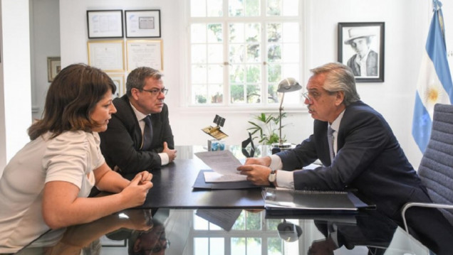 imagen El Presidente entregó a Diputados el pedido de juicio político a la Corte 
