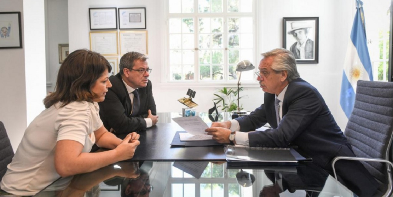 imagen El Presidente entregó a Diputados el pedido de juicio político a la Corte 