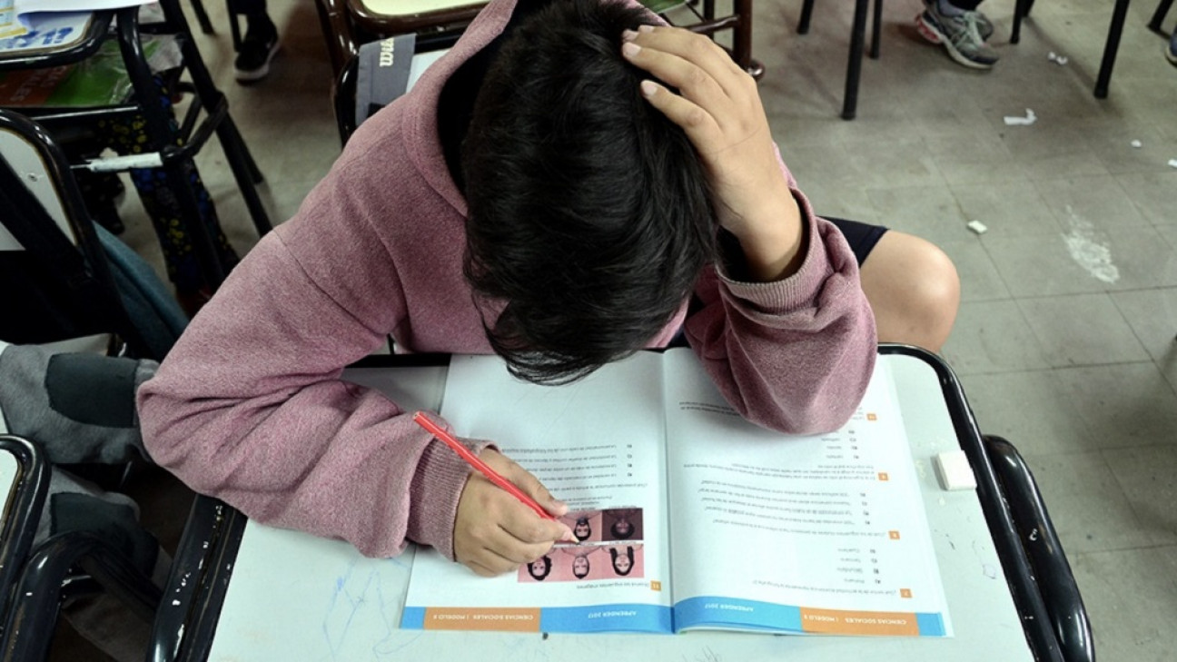 imagen Más de 7000 estudiantes de sexto grado de Mendoza realizan las Pruebas Aprender 2022