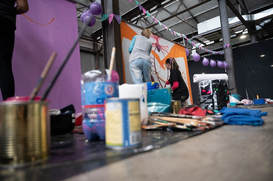 imagen Pintar el espacio público: una conquista para muralistas mendocinas 